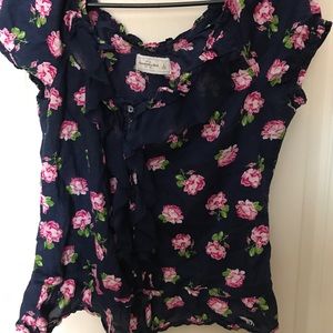 Cute floral top with ruffles